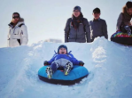 冰雪乐园全票风波：大人陪玩却遭拒，公平何在？